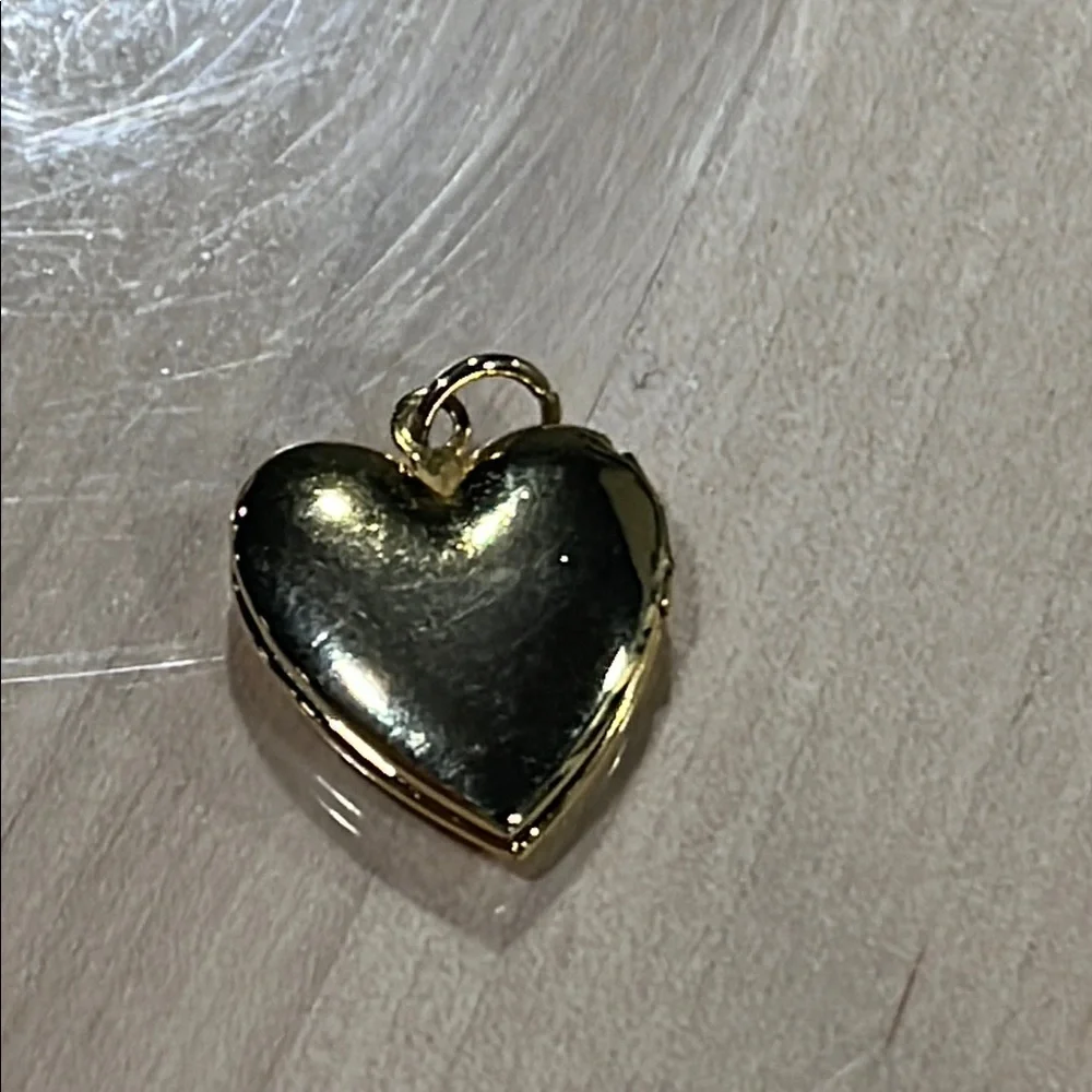 Locket Gold Heart‎ Pendant